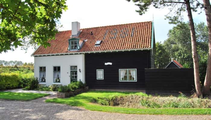 Het Zwaluwnest, Familie villa met unieke tuin